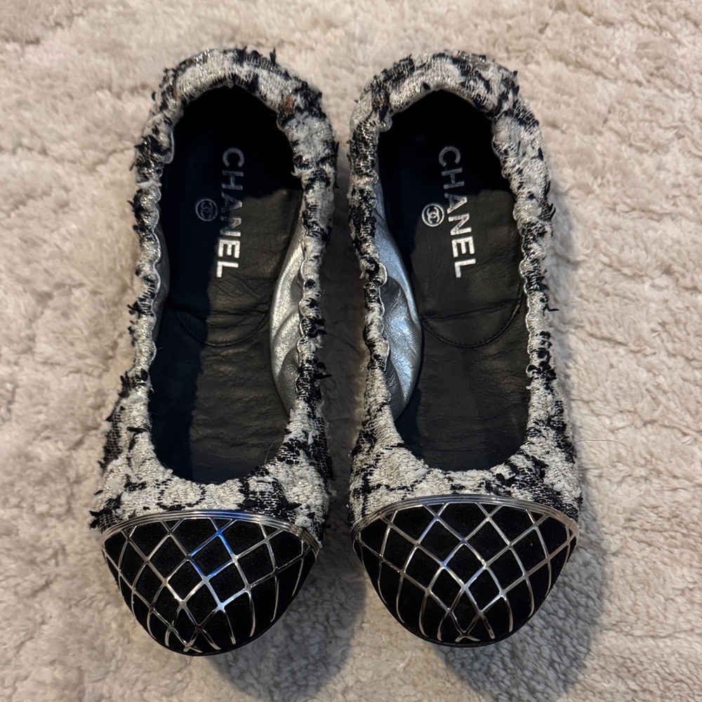 Chanel Textured Black and White Flats - 100% Authentic